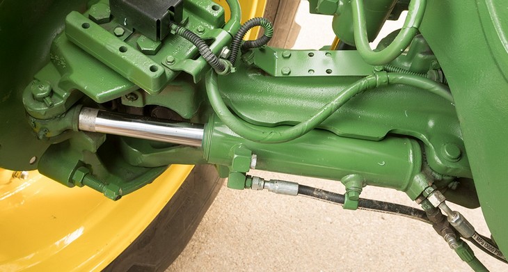 John Deere 7R po zmianach Nowości w ciągnikach John Deere. Co się zmieniło?