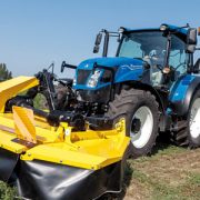 New Holland T5S 1 180x180 Sprzedaż ciągników w Polsce według danych z CEPIK – kwiecień 2022 r.