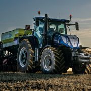 New Holland T7 300 Blue Power 180x180 Maszyny rolnicze zjechały do Kielc na Agrotech 2023
