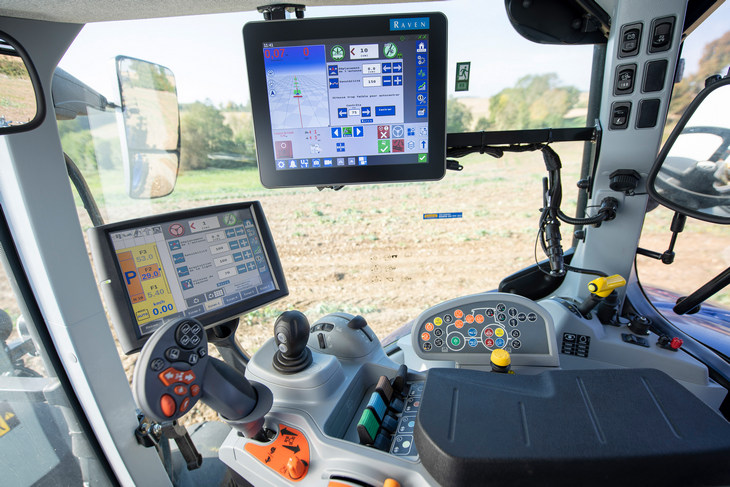 New Holland T8 Genesis PLM Intelligence Raven 2 New Holland T8 z systemem Raven Autonomy™   kolejny krok na drodze do autonomii