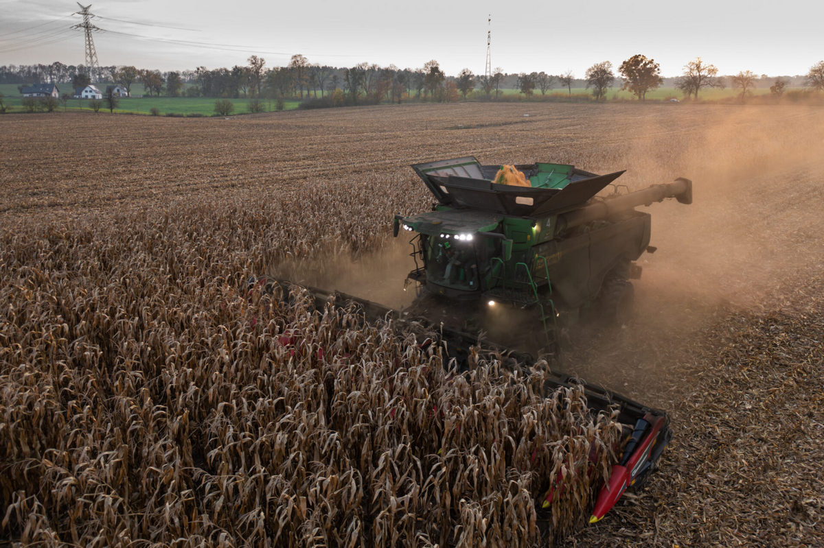 John Deere X9 Krol wydajnosci w kukurydzy 2 John Deere X9 1100   Król wydajności w kukurydzy. Jakie były efekty?