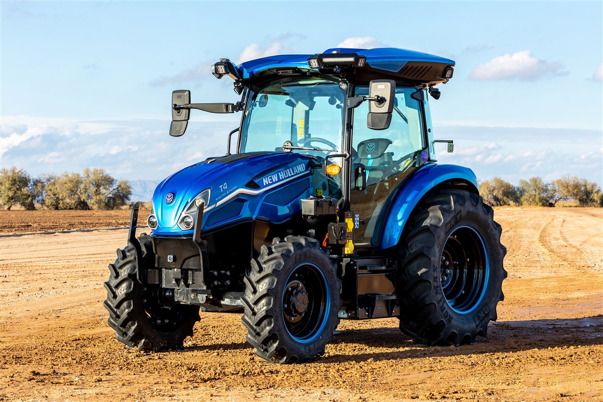 T4 ElectricPower StageV 22 019 Dwa srebrne medale targów Agritechnica 2023 dla New Holland za ciągniki T7 Methane Power LNG oraz T4 Electric Power