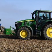 New Holland John Deere 180x180 New Holland wprowadza na rynek pionierską aplikację prognozy pogody dla rolników.