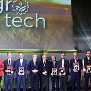 Agrotech 2023 nagrody 180x180 Maszyny rolnicze zjechały do Kielc na Agrotech 2023