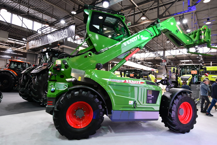 Fendt Cargo T740 Agrotech 2023 Ładowarka Fendt Cargo T740 nagrodzona Złotym Medalem na targach Agrotech 2023