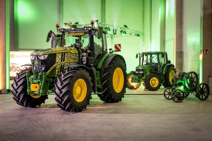 John Deere 2 mln traktor 3 John Deere wypuścił 2 milionowy ciągnik w Mannheim