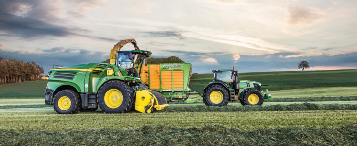 John Deere dealerzy Marchewkowy potwór w akcji! Kombajn samobieżny Dewulf   VIDEO