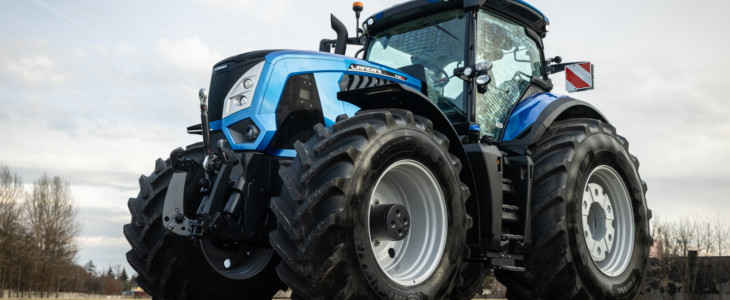 Landini 8 2 Kombajn John Deere nowej serii S700 w kukurydzy – testy na polach CGFP