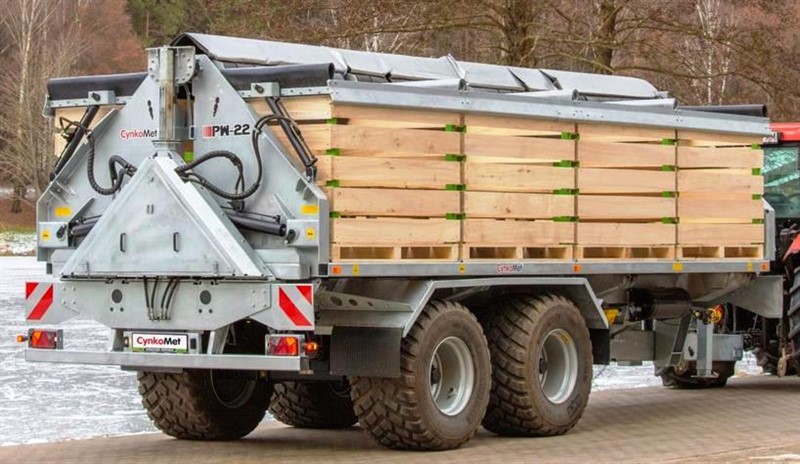 Fot.1. Pozycja transportowa ?Marchewka? ? najnowsza przyczepa z Cynkometu