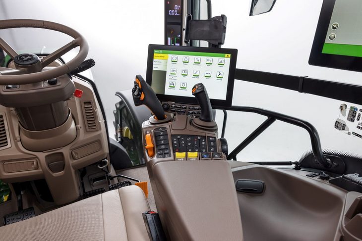 John Deere 6R G5Plus CommandCenter Nowości w ciągnikach John Deere na rok modelowy 2024