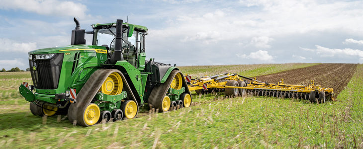 John Deere 9RX 2024 2 Czas na nowe. Czym zaskakują ulepszone ciągniki John Deere 9RX 