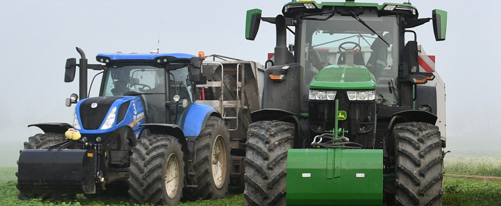 John Deere New Holland Ładowarki New Holland pracują na silosie   VIDEO