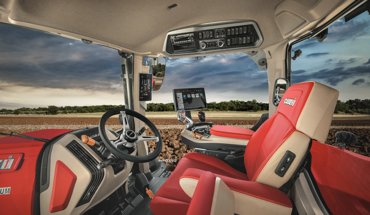 CASE IH rozszerza gamę ciągników OPTUM o nowy flagowy model o mocy 340 KM CASE IH OPTUM 340 CVXDRIVE kabina CASE IH rozszerza gamę ciągników OPTUM o nowy flagowy model o mocy 340 KM