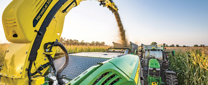 John Deere Wzrost wydajnosci produkcji mleka oraz obnizenie emisji gazow cieplarnianych John Deere wprowadza program gwarantowanego poziomu spalania dla sieczkarni polowych 8600