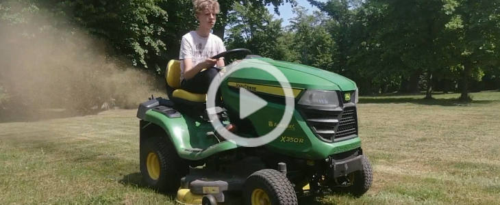 John Deere kosiarki samojezdne 2023 film Maszyny John Deere na polskich stadionach