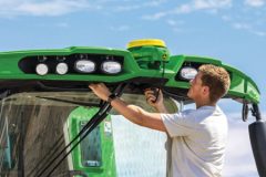 John Deere rolnictwo precyzyjne Agro Show 2023 240x160 Rosnące wydatki w rolnictwie – wyzwanie, któremu można sprostać dzięki nowym technologiom