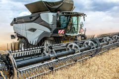 New Holland kombajn Agritechnica 2023 240x160 New Holland: aplikacja Grain Loss Calculator ułatwia optymalne ustawienie kombajnu