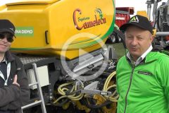 Agro Show Cameleon Lyckegard 2023 film 240x160 Rozsiewacze nawozów MDS.2 firmy KUHN z wbudowanym systemem ważenia