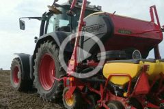 Fendt 716 Vaderstad Tempo siew rzepak 2023 film 240x160 Väderstad Tempo z hydraulicznym dociskiem sekcji wysiewającej