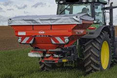 Kuhn rozsiewacz MDS 2 waga 240x160 Rozrzutnik UNIA TYTAN 24 z wagą – nowa wersja na AGRO SHOW 2023