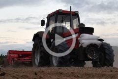 Case 1255XL siew pszenicy 2023 film 240x160 Spotkanie w warunkach polowych z marką Case IH