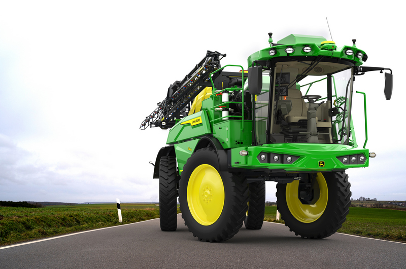 John Deere prezentuje nowy opryskiwacz samojezdny serii 300M 1 Nowy opryskiwacz samojezdny John Deere serii 300M