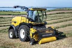 New Holland FR 780 StageV 23 240x160 Sieczkarnia New Holland FR 550   polska premiera w Strzelcach