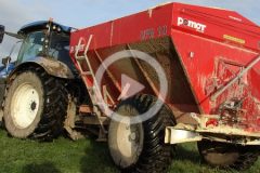 New Holland T7 Pomot UPR10 wapnowanie 2023 film 240x160 New Holland T7.270 AC + Maschio Terremoto – wiosenna uprawa w GR Górscy