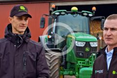 John Deere Rolnictwo 4 0 2023 film 240x160 John Deere 8370R i najnowsze technologie rolnictwa 4.0 w siewie kukurydzy