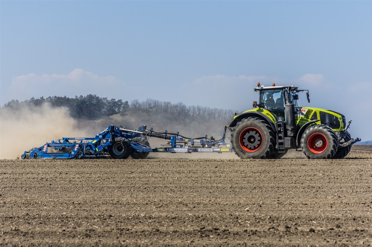 10 system laczenia narzedzi Rolmako BigField System łączenia narzędzi BigField   jedno podwozie do kilku maszyn uprawowych