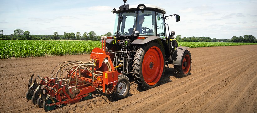 Claas uprawy specjalistyczne 1 Opcje przydatne w ciągnikach pracujących w uprawach specjalistycznych