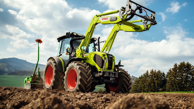 Claas uprawy specjalistyczne 2 Opcje przydatne w ciągnikach pracujących w uprawach specjalistycznych