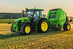 John Deere 5M 2024 new 240x160 Sprzedaż ciągników rolniczych w Polsce wg danych CEPiK