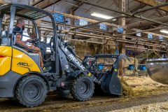 Mecalac ladowarki kolowe kompaktowe 240x160 Weidemann Hoftrac 1380 ? maszyna o charakterze modułowym