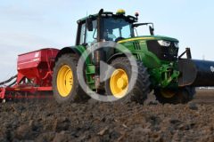 John Deere Horsch Lemken 2024 film 240x160 Zielone trio sieje rzepak w Spichlerzu Jaskóły   John Deere 8400R, 8230, 6155M