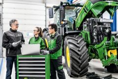 John Deere Mistrzostwa Mechanikow z Zielona Karta 240x160 Wóz asenizacyjny Meprozet PN 3/18 z wcinaną konstrukcją zbiornika