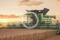 John Deere S7 2024 film 240x160 Kombajn w sieci – John Deere stawia na zinformatyzowane rolnictwo