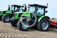 Deutz Fahr 5 Keyline pokazy polowe 2024 film 240x160 Siewy kukurydzy na Krajnie 2024 – w polu New Holland T7.210 AC z siewnikiem Kverneland Optima V