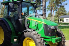 John Deere 5M polska premiera 2024 film 240x160 Valtra Unlimited Smart Top Link   Poprawiona dokładność aplikacji nawozu