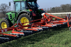 Kuhn TINELINER chwastownik 2024 240x160 Nowa wersja pielnika Nembus firmy Bomet