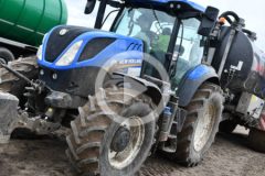 New Holland T7 165S Wienhoff Vogelsang poferment 2024 film 240x160 Niebieski duet w siewie kukurydzy   New Holland T7.315 HD i T7.210
