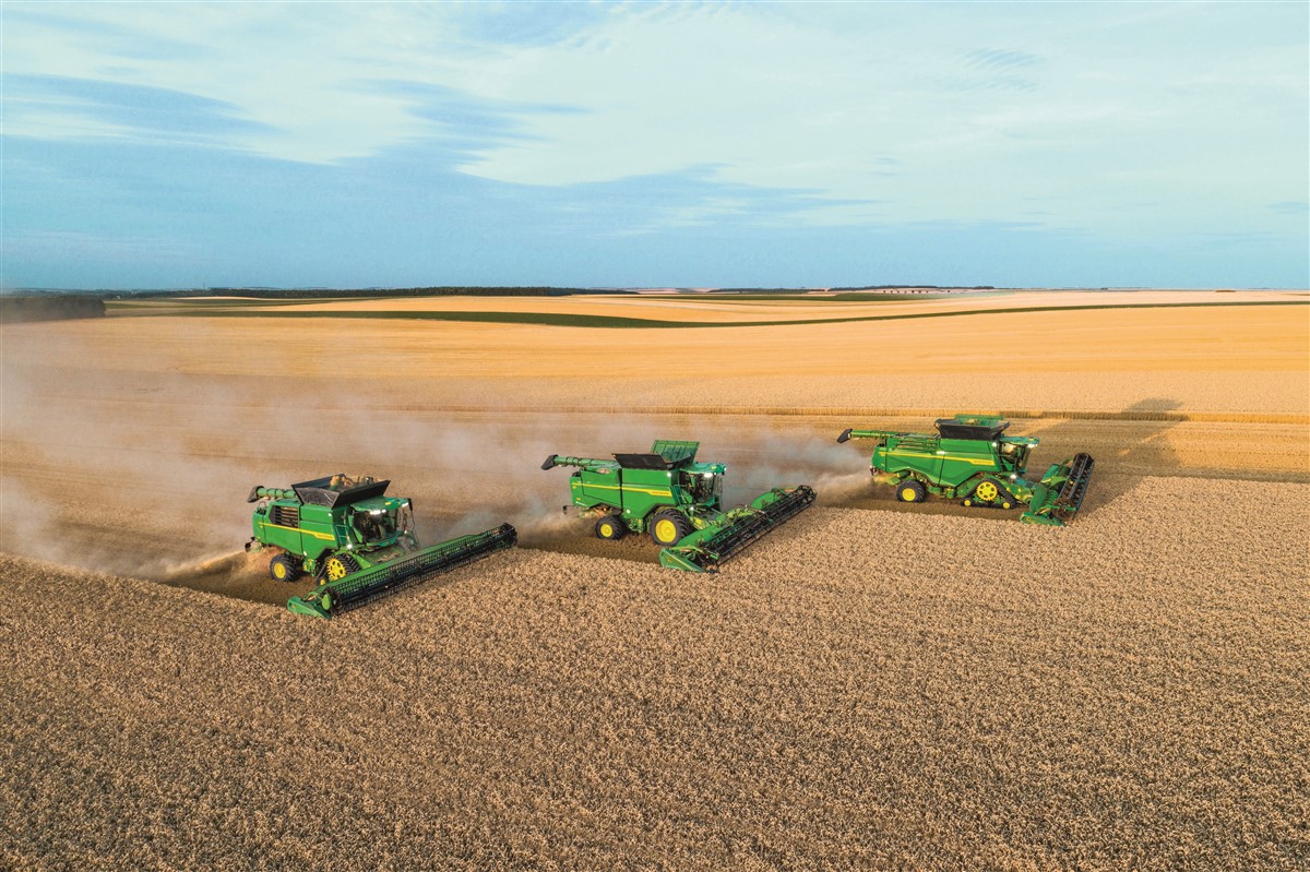 Fot 7 Informacja prasowa John Deere przedstawia nowe kombajny wytrzasaczowe T5 i T6 John Deere przedstawia nowe kombajny wytrząsaczowe T5 i T6