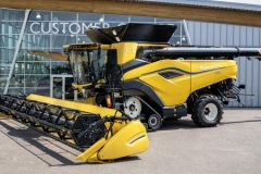 New Holland CR 10 2024 240x160 Nadjeżdża Case IH Maxxum Signature Edition