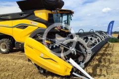 New Holland CR11 pole 2024 film 240x160 NEW HOLLAND CR11 ? koncepcja projektu nowego kombajnu