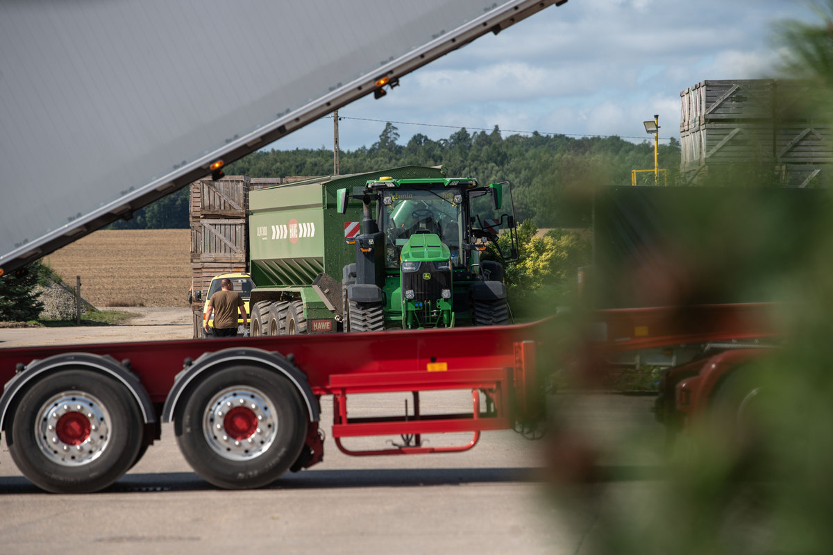 John Deere w gospodarstwie Baranowskich 2 Trwałość, niezawodność i rolnictwo precyzyjne ? maszyny John Deere w gospodarstwie Baranowskich w Lęborku
