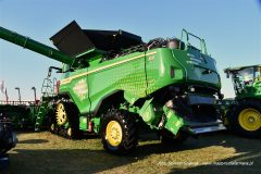IS DSC 2216 240x160 Mokro ale walczą! W ciągniki Deutz Fahr i John Deere + Claas Jaguar 840   FOTO