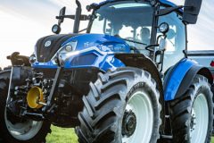 New Holland T5 Dual Command 240x160 New Holland świętuje półwiecze kombajnów Twin Rotor