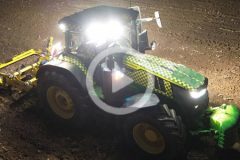 Agro Sharing John Deere 7R 350 Bednar Terraland film 240x160 Szkolenie przedstawicieli firmy BEDNAR oraz premiera kultywatora ACTROS RO w Polsce