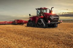 Case IH Quadtrac 715 TOTY2025 240x160 STEYR Plus zdobył tytuł ?Ciągnika Roku 2025? w kategorii Utility o mocy 70 150 KM