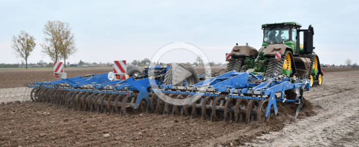 John_Deere_9RX_830_Kockerling_Vector_900_film